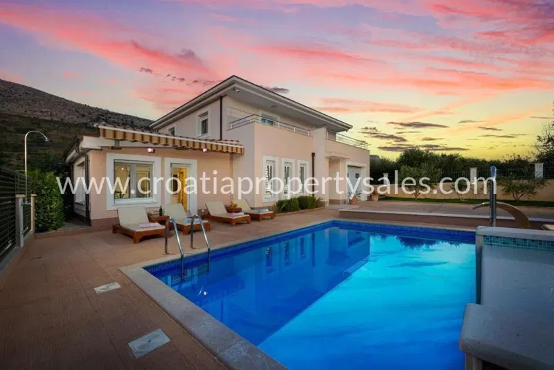 Split, villa for sale, 790.000 € – 2