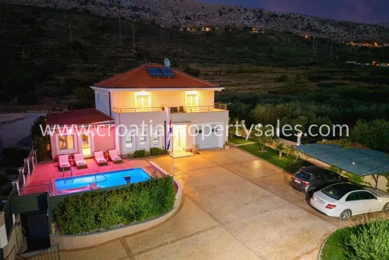 Split, villa for sale, 790.000 € – 3