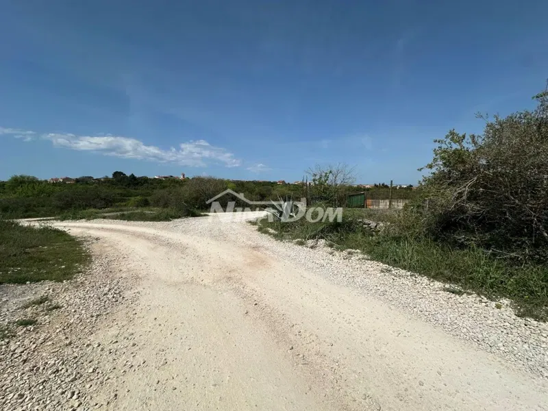 Land in the MR zone in Bokanjac, Zadar – with an olive grove – 2