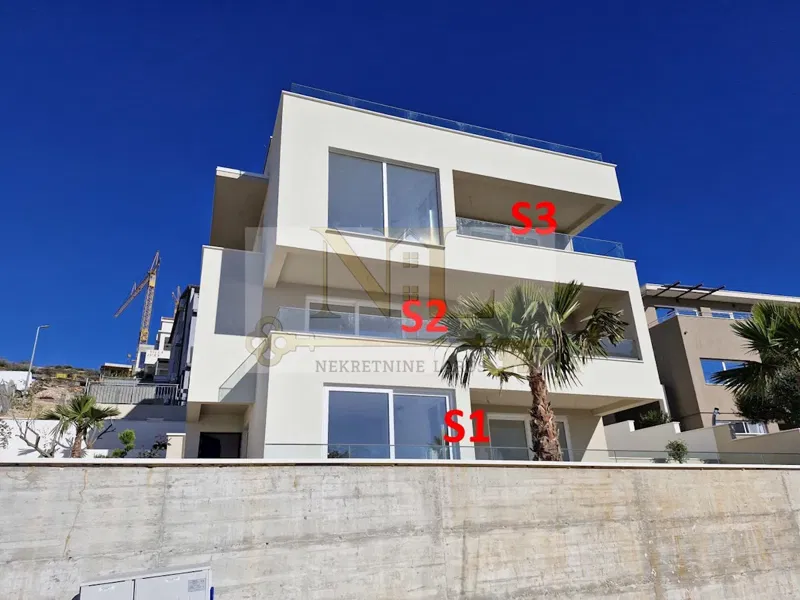 Luxury penthouse apartment with roof terrace S3 – 2
