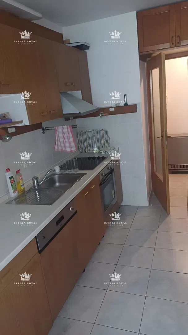 EXCLUSIVE SALE OF AN APARTMENT 73m² IN TROGIR-ČIOVO, 100m FROM THE SEA – SEA VIEW, URGENT! – 3