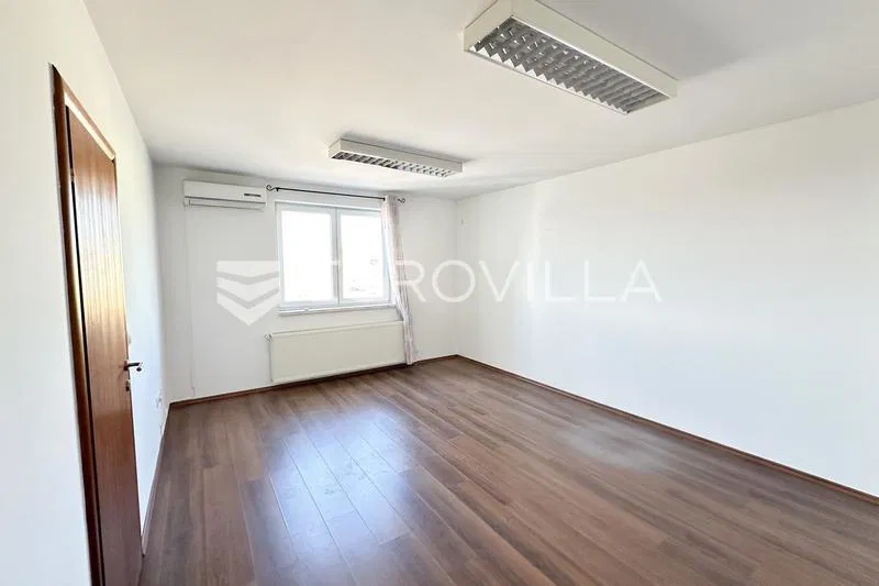 Vinkovci, Jošine, poslovni prostor uredske namjene 19 m²