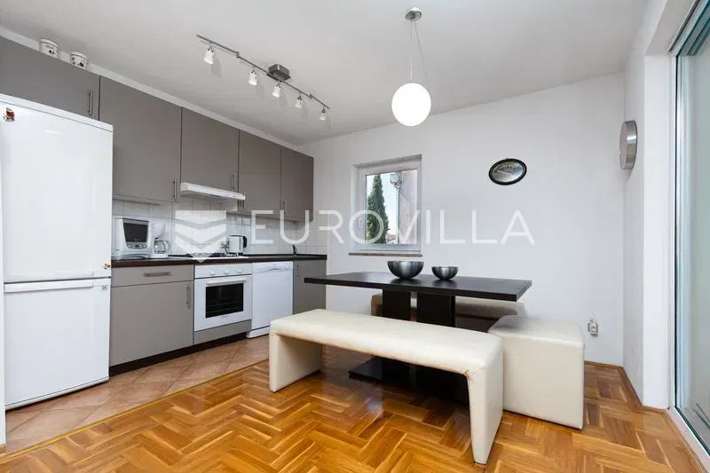 Krk, Malinska, comfortable three-bedroom apartment 80 m², 400 m from the sea – 3