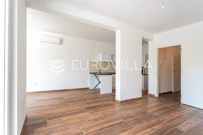 Čiovo, comfortable one-bedroom apartment on the ground floor - first row to the sea – 2