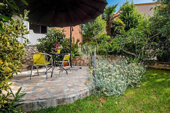Rovinj, house with apartments in a quiet street – 2