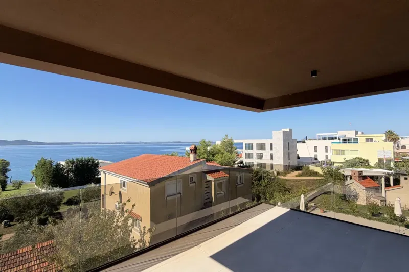 Moderno appartamento in un nuovo edificio con vista mare – 2