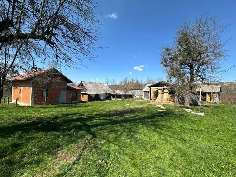 Casa Klanac, Gospić - Okolica, 4.920m2