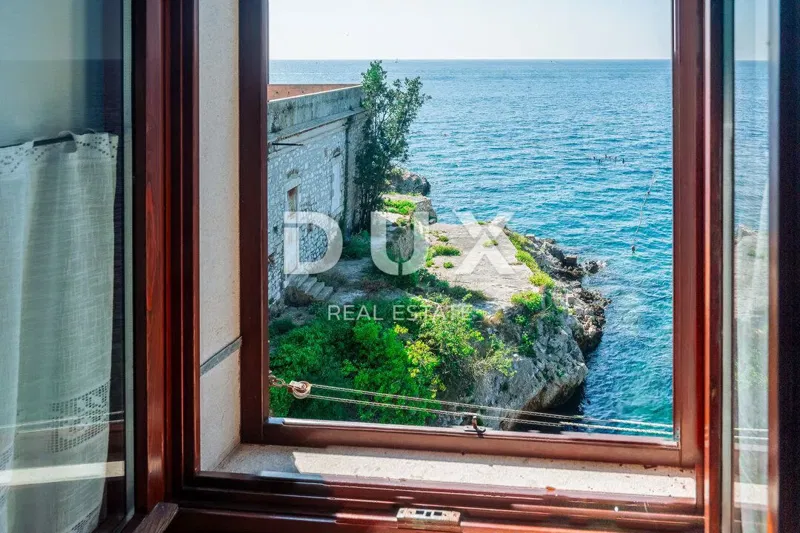 ISTRIA, ROVIGNO - Appartamento lussuoso e arredato con 2 camere da letto e soggiorno, prima fila al mare – 3
