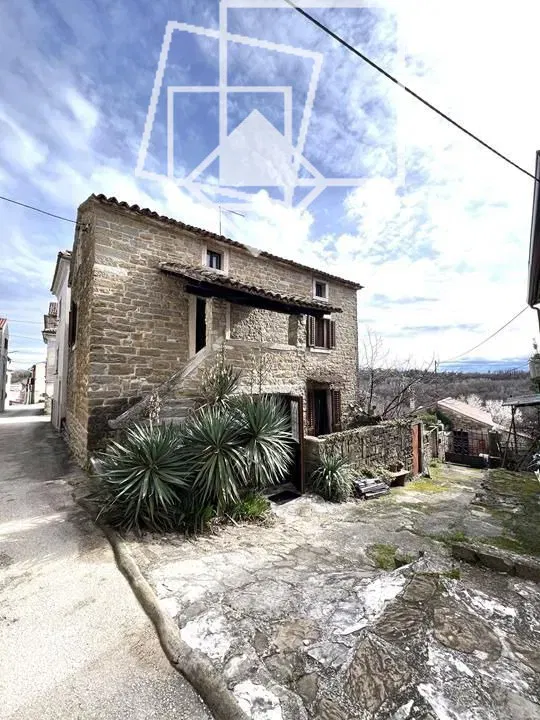 Istria, Momjan, Renovated stone house (gross 200 m²) with a terrace – 2