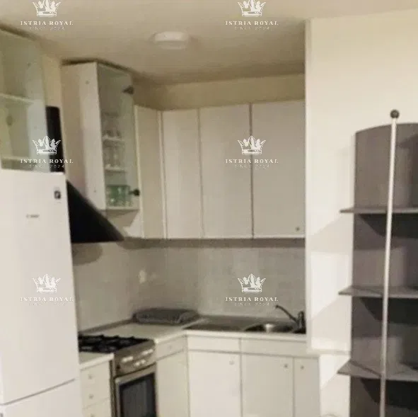 Istrien, Buzet, Wohnung 135m2, 5 Zimmer + Wohnzimmer, Parkplatz