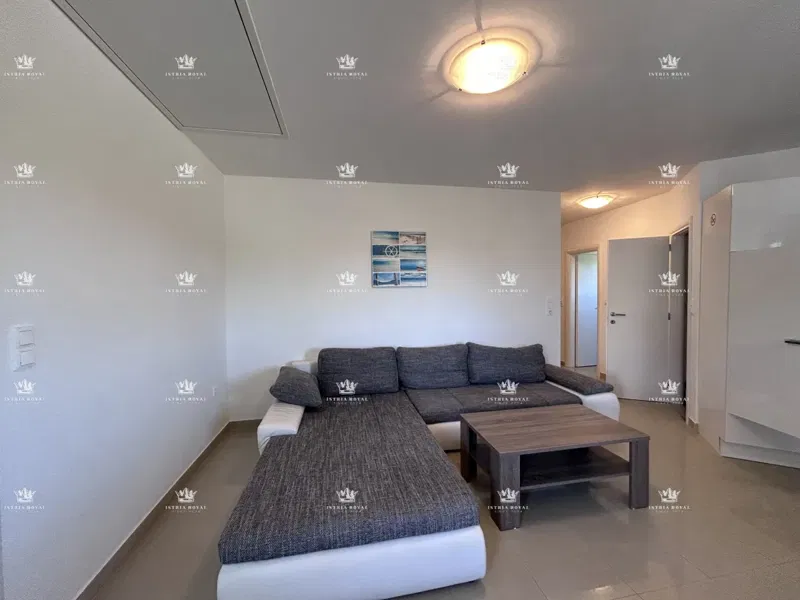 Istria, Peroj, vendita di un appartamento su due piani, 3 camere + soggiorno, terrazza, parcheggio, arredato, vicinanza al mare. – 3