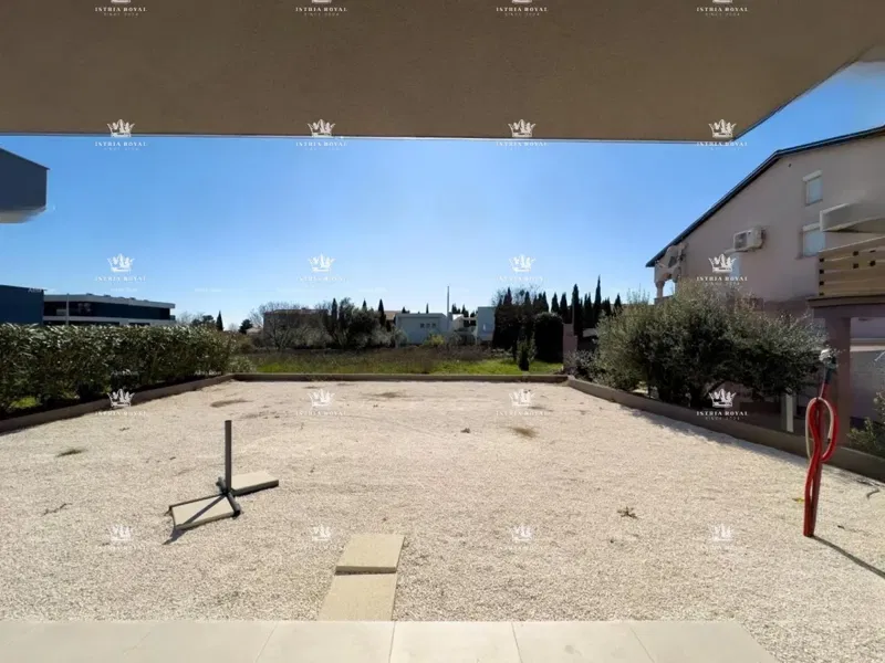Istria - Pula - VENDITA APPARTAMENTO CON GIARDINO A MEDULIN – 2SS+DB, 55 m² + GRANDE AREA ESTERNA 200 m² – 3