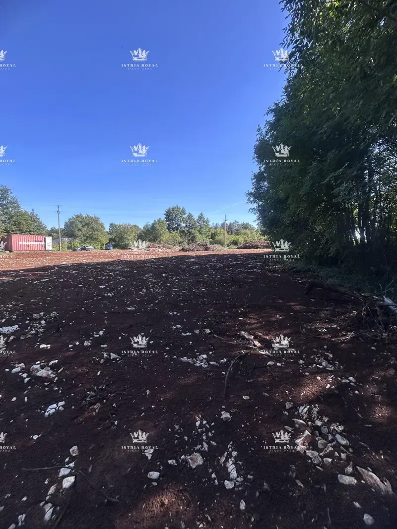 Terreno edificabile 2.938 m² + terreno agricolo 2.812 m² e terreno boschivo 1.557 m² nelle vicinanze di Pazin – Istria, Zabrežani, in vendita! – 2