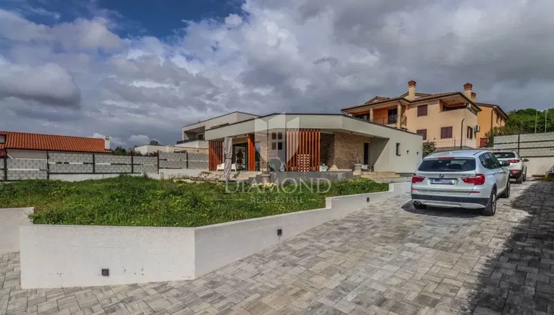 Rovinj, surroundings, new modern house in a quiet location – 2
