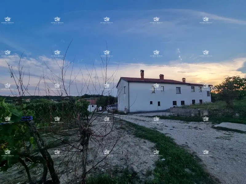 Istria, Vižinada – casa di 358 m² con 5 appartamenti e vista su Motovun – Ideale per investimento! – 3
