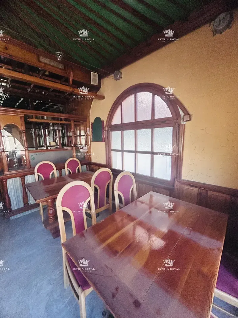 Locale commerciale in vendita – Centro di Pola, 200 m², 2 appartamenti – Ideale per ristorante, pizzeria o investimento nel turismo, Istria. – 2