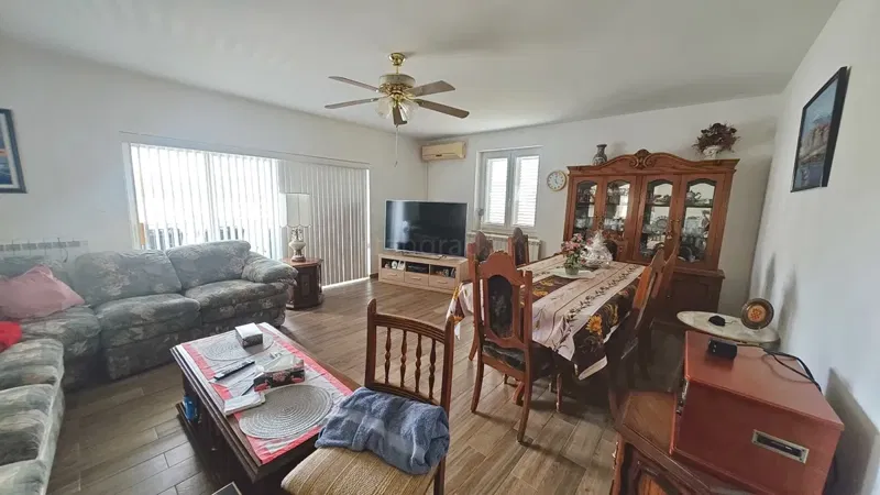 Krk, 9 lakóegységes apartmanház a tenger közelében! – 2