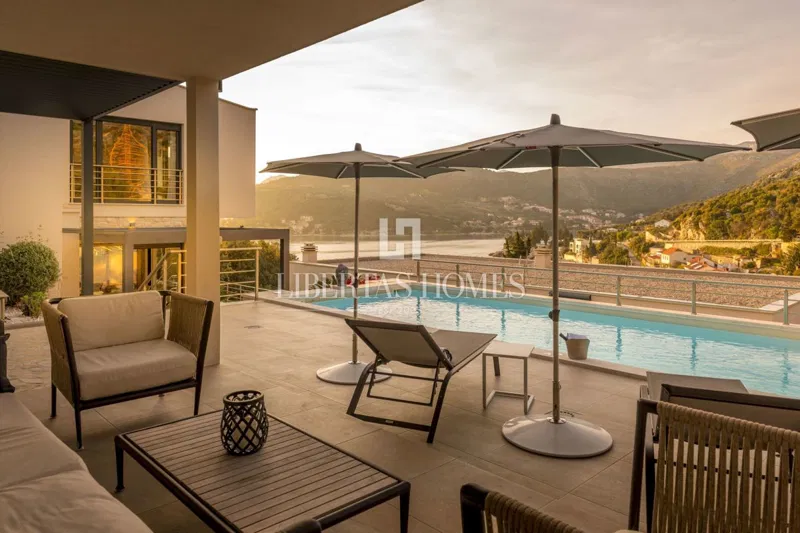 Moderne Villa mit Meerblick zu verkaufen / ZEITGENÖSSISCHES EIGENTUM, , Dubrovnik - Okolica, 230m2 – 2