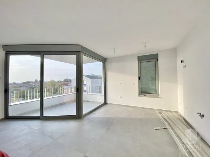 SPACIOUS APARTMENT WITH FANTASTIC VIEW, ONLY 250M FROM THE SEA!! – 2