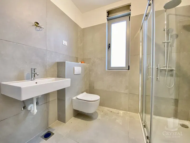 SPACIOUS APARTMENT WITH FANTASTIC VIEW, ONLY 250M FROM THE SEA!! – 3