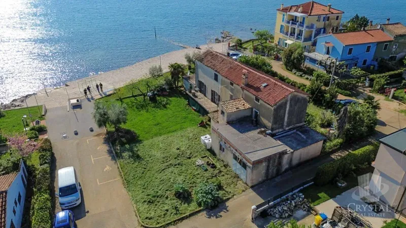 House in the first row from the sea with great potential – 2