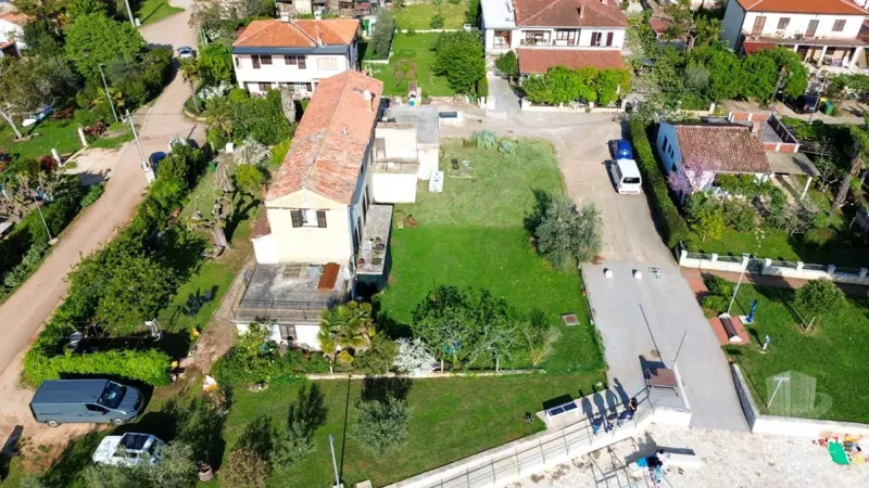 House in the first row from the sea with great potential – 3