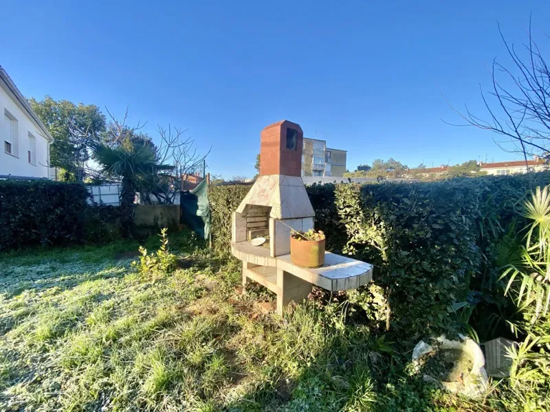House in a quiet location just a few meters from the city – 3