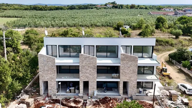 Un ampio appartamento su due piani con una splendida vista mare. – 2