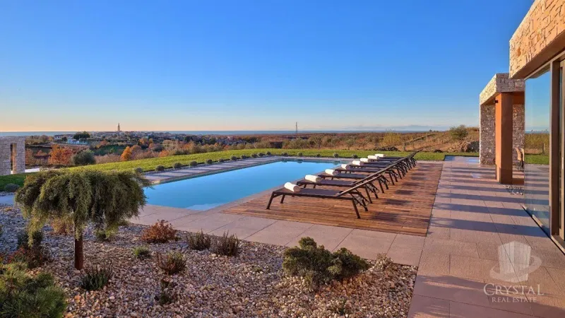 Luxury villa with panoramic view – 3