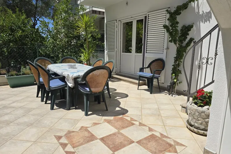Family house with apartments close to the sea – 2