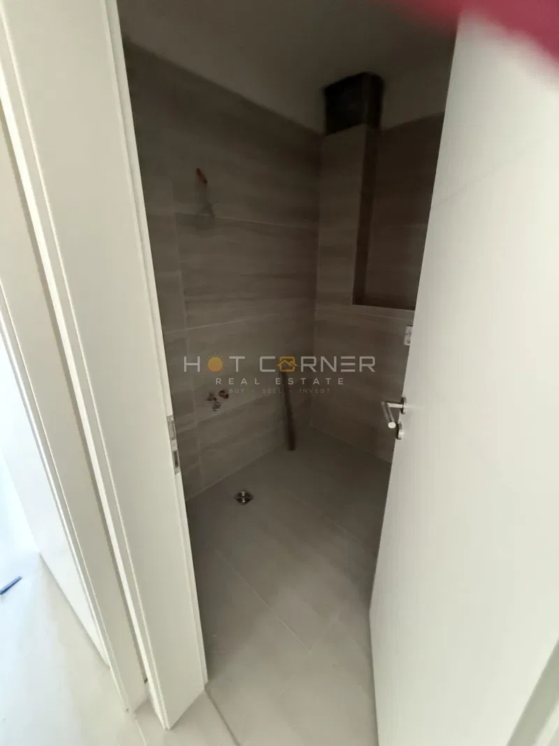 Medulin, 650 m od plaže, novo, pritlično stanovanje, 2SS z 175 m² vrta – 2