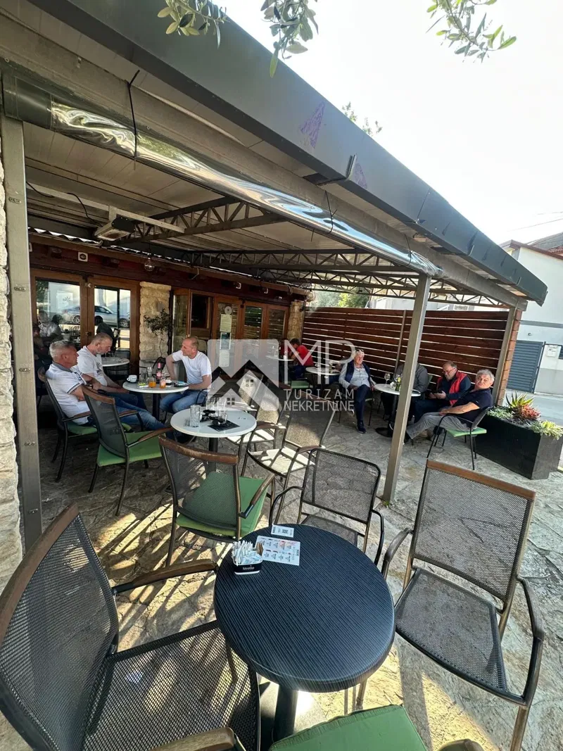 Medulin, popular Caffe bar, well-established business, top location – 2