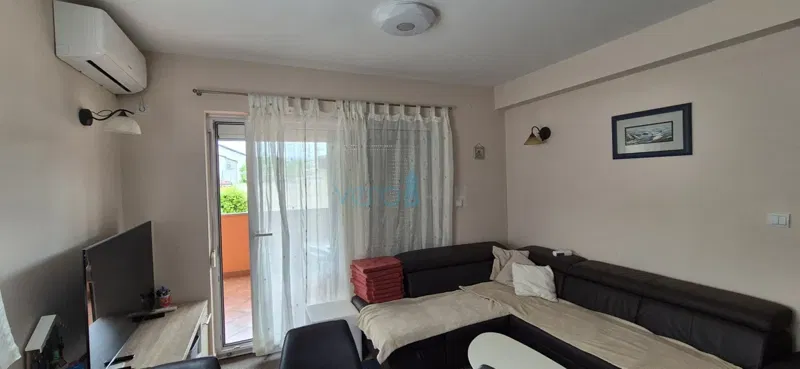 Otok Krk, Grad Krk, two-bedroom apartment on the ground floor, yard 103 m2, for sale – 3