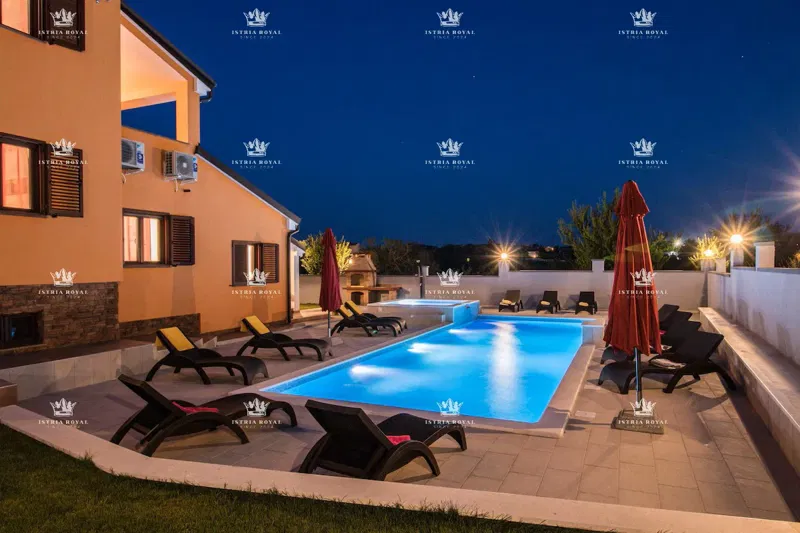 Villa indipendente con piscina in posizione tranquilla – Valdebek, Pola – 2