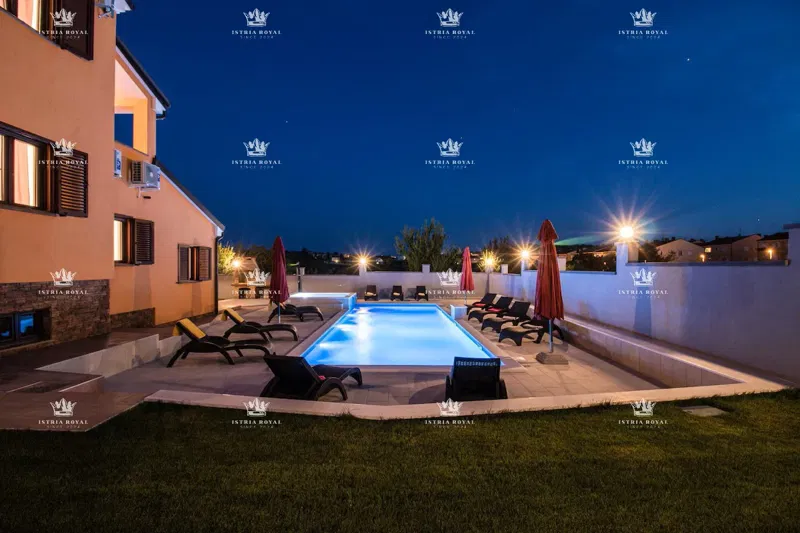 Villa indipendente con piscina in posizione tranquilla – Valdebek, Pola – 3