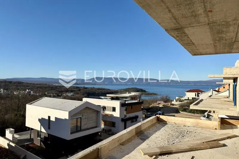 Krk, Njivice, 124.57 m² three, bedroom apartment with rooftop terrace, pool, and sea view – 3