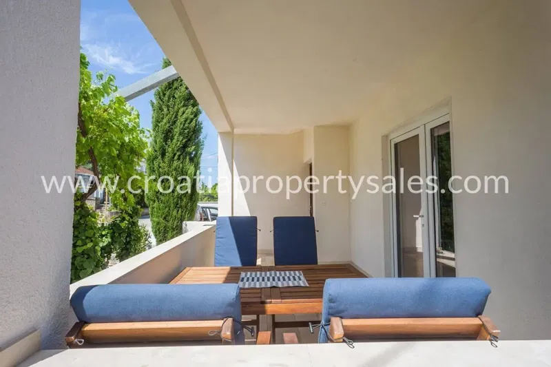 Brac, apartment for sale, 300.000 € – 3