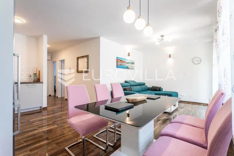 Trogir, ready-to-move-in two-bedroom apartment with a yard in a great location – 2