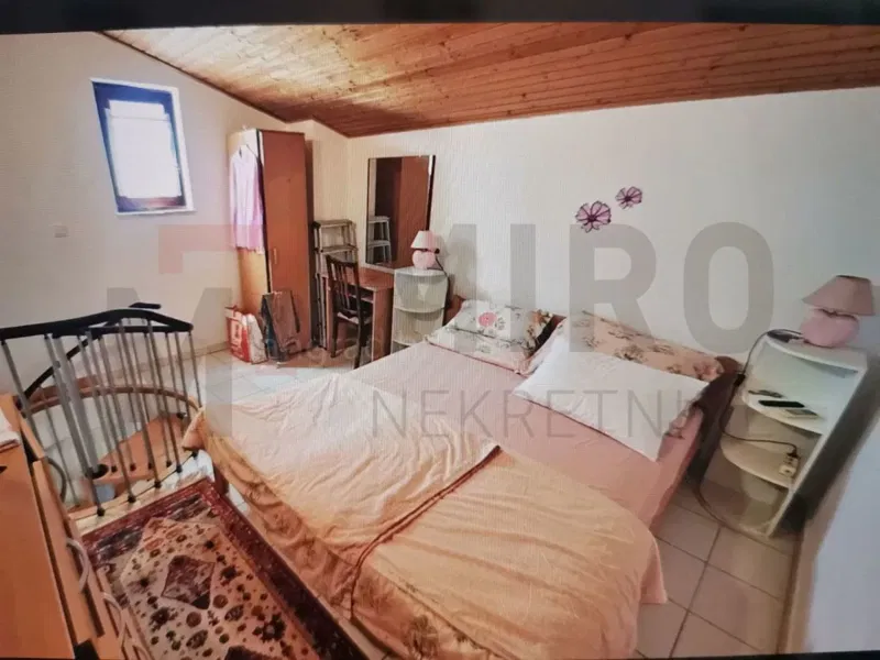 Njivice, furnished duplex apartment with terrace and garden! – 2