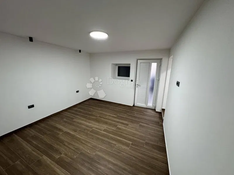 Új ház Funtanában 3 apartmannal – 3