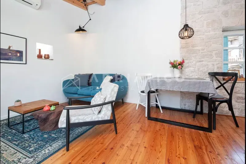 Rovigno, casa con terrazza in centro – 2