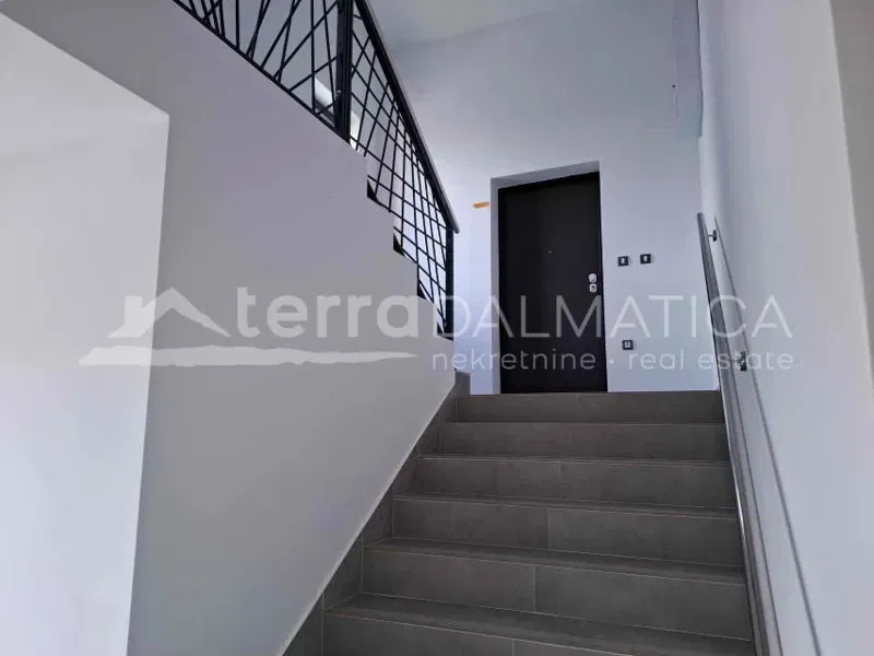 Opportunity in Vodice - comfortable apartment with terrace – 3