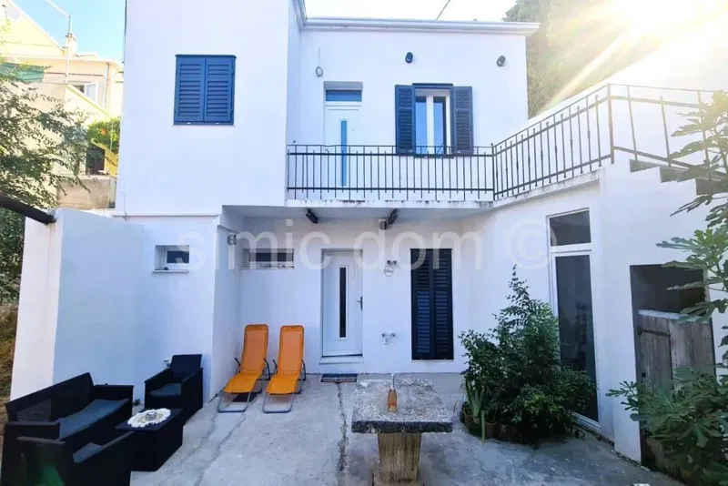 Renovated house with garden in the center of Sibenik – 2
