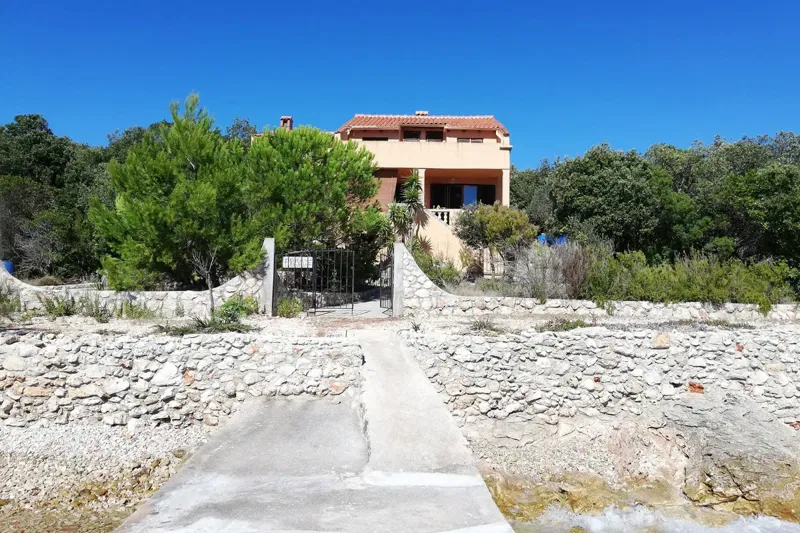 Detached house on the small island of Rivanj, first row to the sea – 2