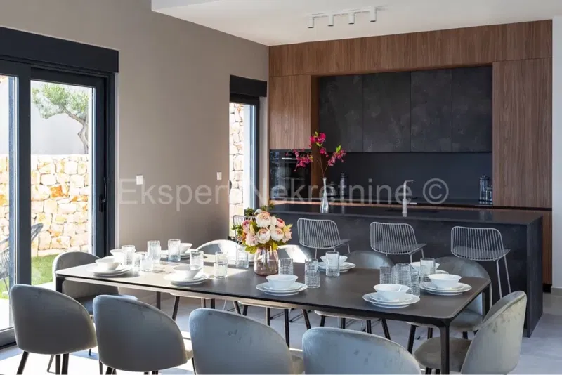 Dugi rat, Jesenice, detached house with swimming pool + building land – 3