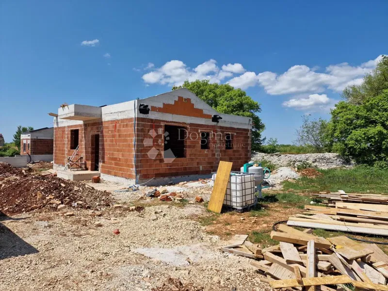 NEW BUILDING - house with pool! – 3