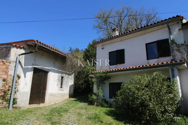 Istria - Buzet, house with property on 20000 m2 – 2