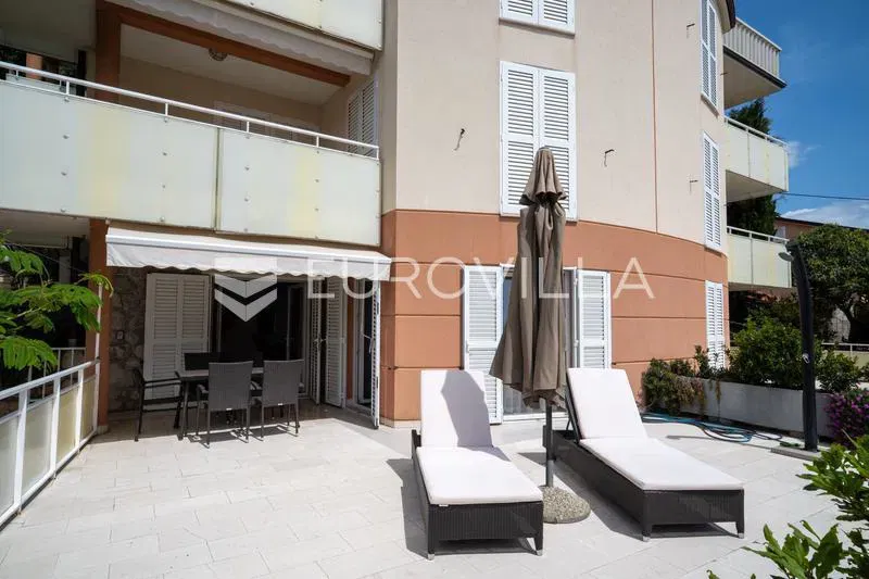 Novi Vinodolski, Center, two-bedroom apartment with large terrace 70 m from the sea – 2