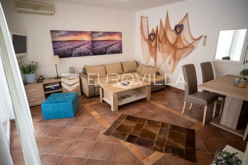 Novi Vinodolski, Center, two-bedroom apartment with large terrace 70 m from the sea – 3