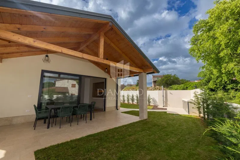 Rovigno, dintorni, nuova casa con terrazza e giardino – 2
